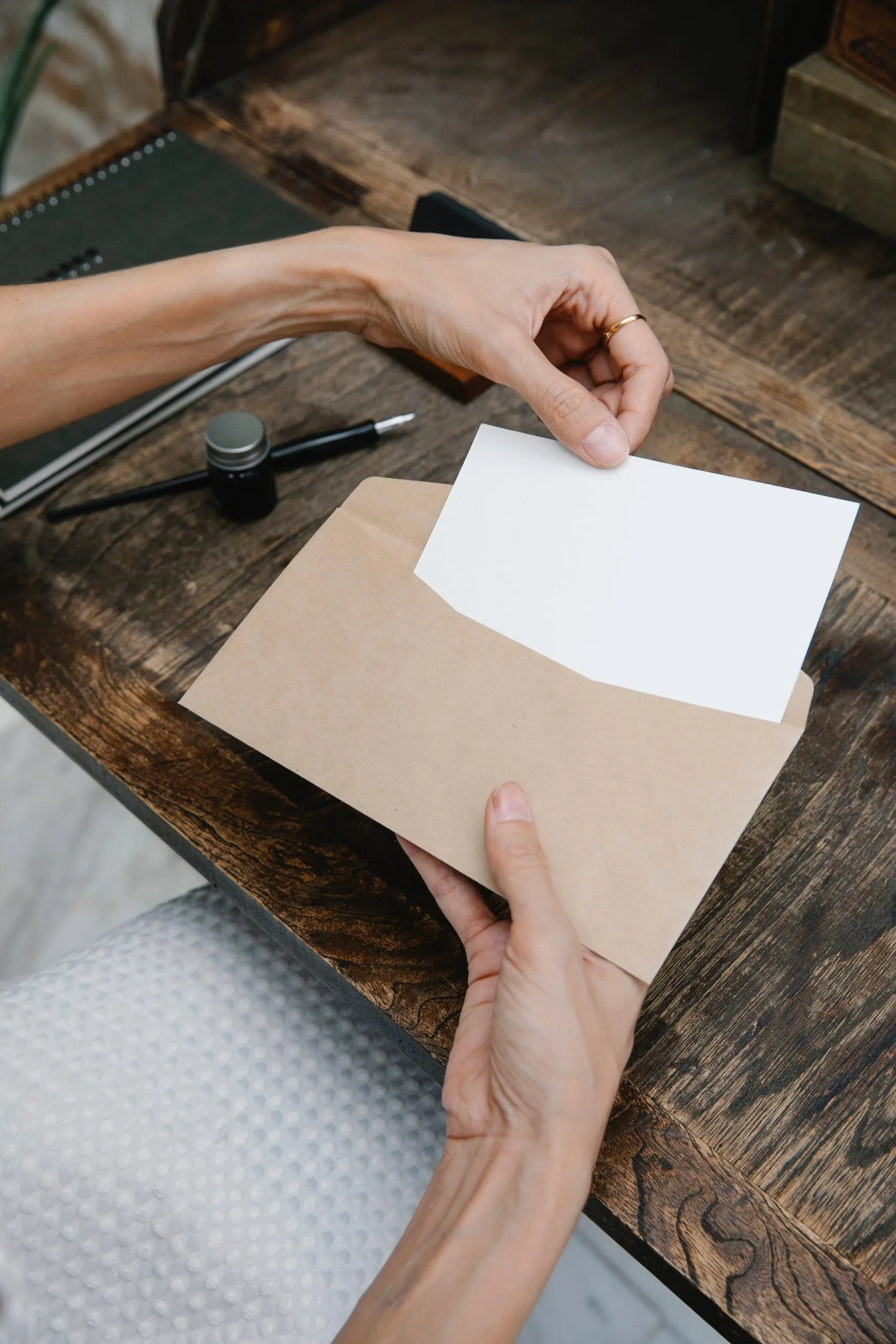 lettre sortie d’une enveloppe