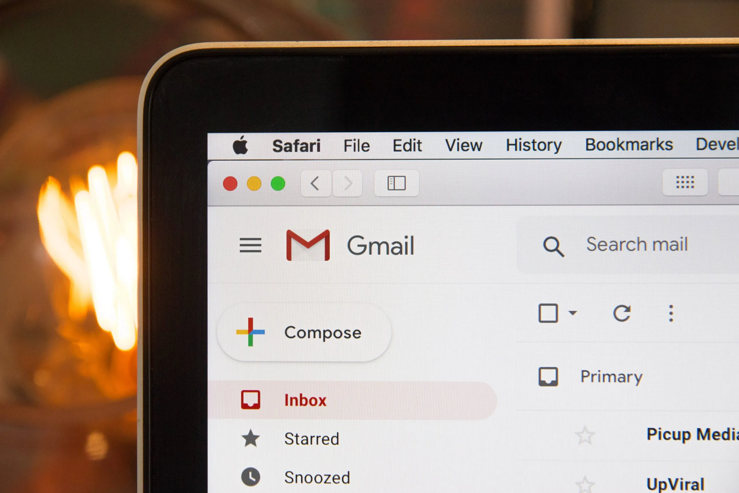boite email ouverte sur un ordinateur